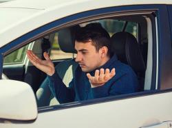 علت خاموش‌ شدن خودرو هنگام ترمز گیری چیست؟